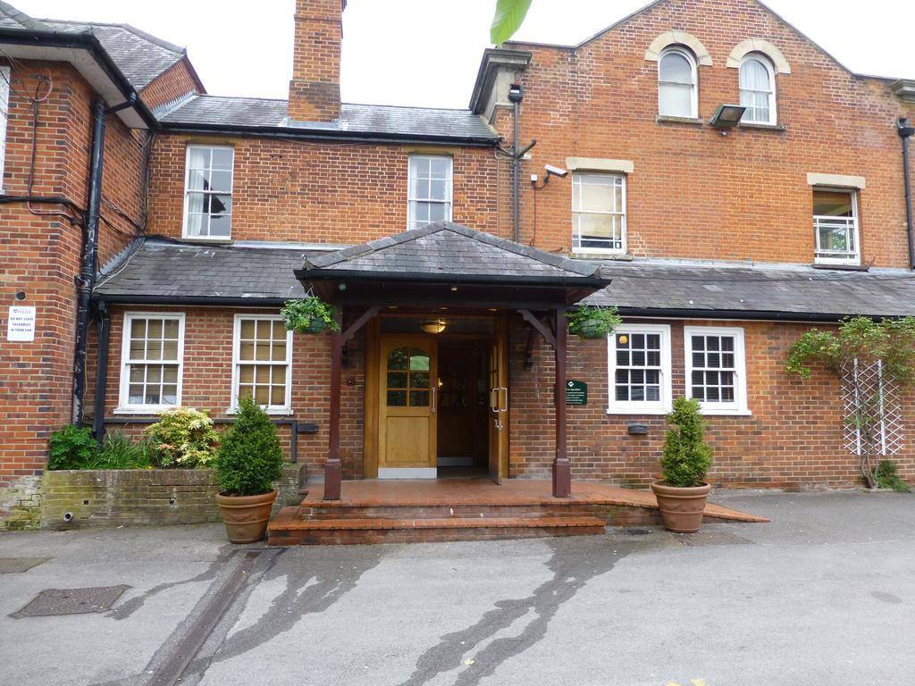 Waterloo Hotel Crowthorne Eksteriør billede